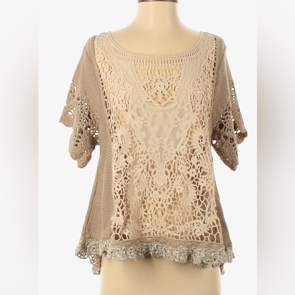 Free People knit top - like brand new.